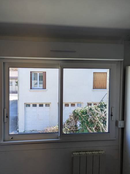 Remplacer ses vieilles menuiseries par des menuiseries en aluminium moderne, à Nîmes dans le Gard