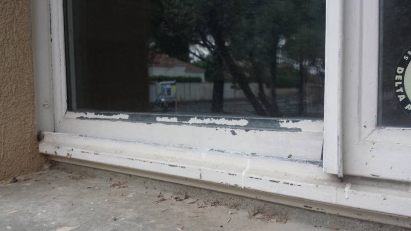 Détail fenêtre avant travaux de rénovation à Lavérune