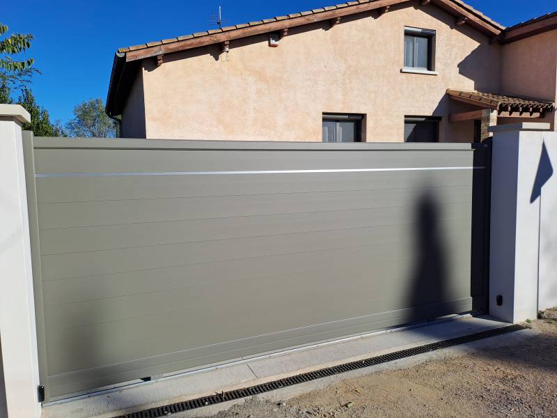 Portail Bise de chez Estève dans le Gard