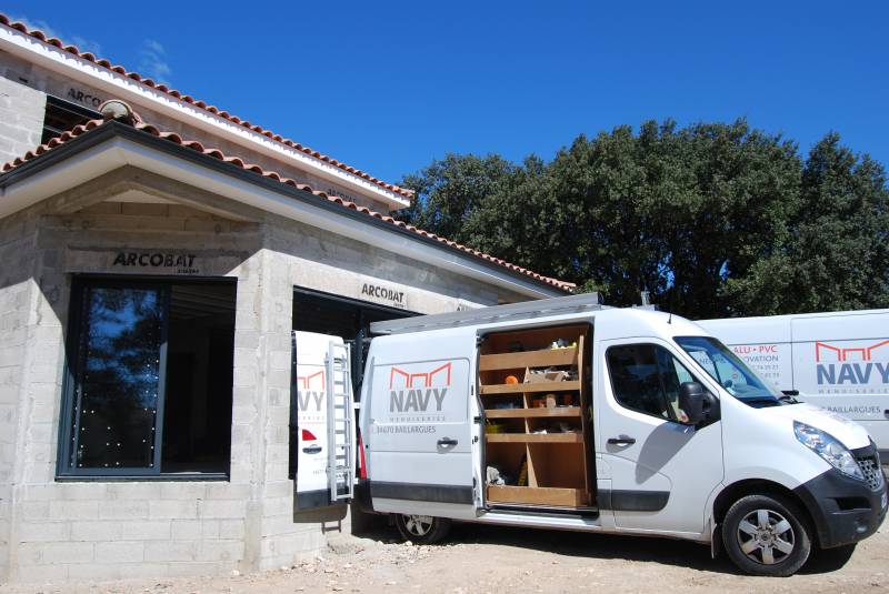 Installation de menuiseries modernes près de Lunel