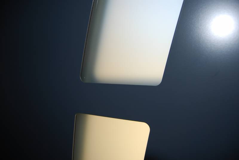 Détail du vitrage sablé sur la porte d'entrée aluminium à Lunel