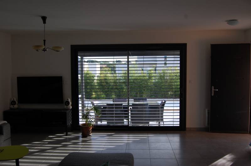 Brise-soleil avec lames orientables