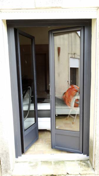 Menuiserie posée en rénovation à Sommières