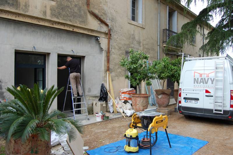 Pose de menuiseries avec habillages à Montpellier