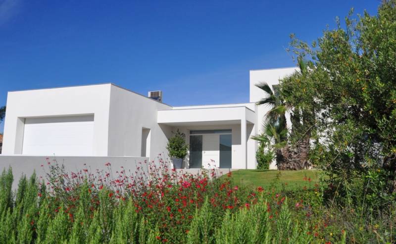 Installation de porte d'entrée et porte de garage à Saint-Gely
