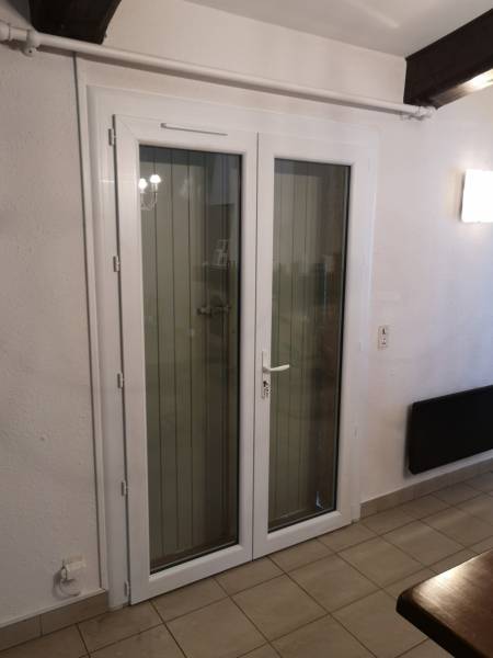 Porte-fenêtre PVC blanche à BAillargues