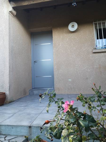 Rénovation d'une porte d'entrée près de Montpellier