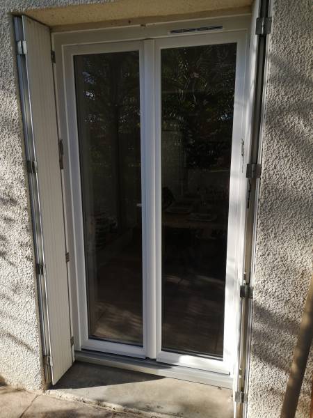 Menuiserie en PVC blanc rénovée à Montpellier
