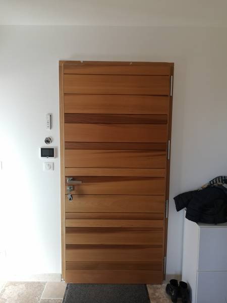 Rénovation porte d'entrée au Pic Saint-Loup