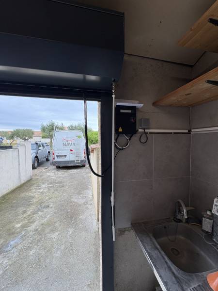Comment rénover sa porte de garage en bois à Sommières dans le Gard avec Navy menuiseries ?